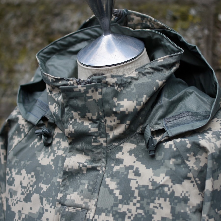 DEADSTOCK MILITARY 】米軍の寒冷地被服”U.S. ARMY GENⅡ ACU ECWCS